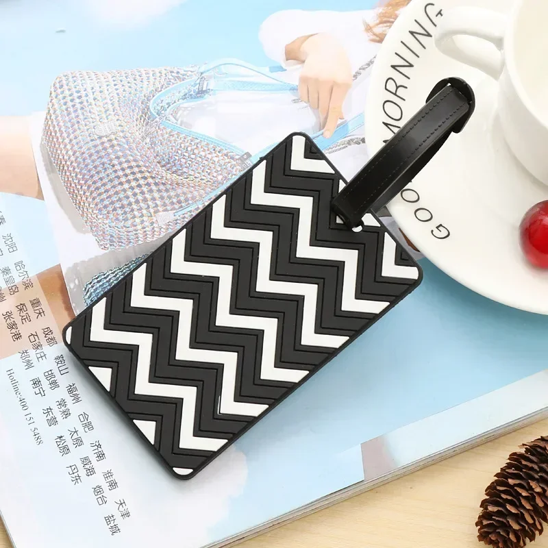 Geometrik Bagaj Etiketleri Kad - Travel Accessories Kit For Men incelemesi ve fiyatı